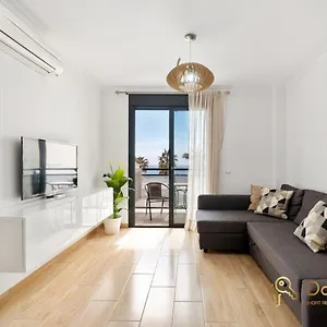  Apartamento Cozy With Sea View And Private Parking In